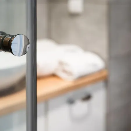 Batory House - Billberry *